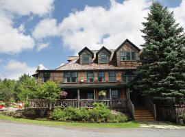 Hotel Mountain Brook，位于Tannersville的酒店