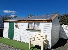 Sustainable Countryside Cabin Overlooking the Shannon Estuary in Erribul, County Clare