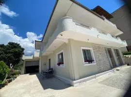 Guest House Nuhellari - Family stay & Breakfast near Osumi Canyons