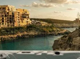 Water's Edge Suite Xlendi Direct Seafront with Private Roof Top Jacuzzi