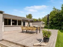 Cozy Holiday Home 350 Meters From The Water In Amtoft