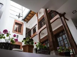 厄瓜宝藏历史中心酒店