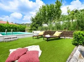 Casa dos Chãos with Natural Pool by Sé Apartamentos
