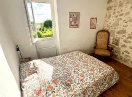 Jolie maison de village au calme avec terrasse
