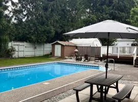 Brookswood Oasis - Guest suite,1 bedroom,1 den & 1 full bathroom