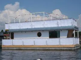 Unique floating retreat Sleeps 4