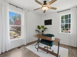 Dedicated Desk - Historic 2BR Ypsilanti Townhome