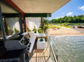 Luxurious Central Tnsberg Apartment located on the city beach