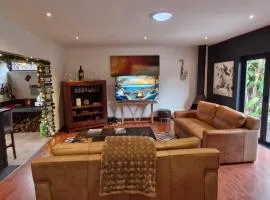 Out of Africa - 5 Bedroom indoor outdoor living with 2 firepits and sunroom