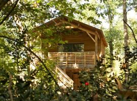 Ecolodges de Loire & Spa，位于Gennes的山林小屋