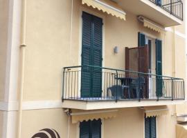 Residence Conchiglia Aparthotel，位于阿拉西奥的公寓式酒店