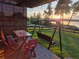 Siedlisko nr 4E i 4F nad jeziorem Skarlińskim, jezioro, mazury, domki letniskowe, bania