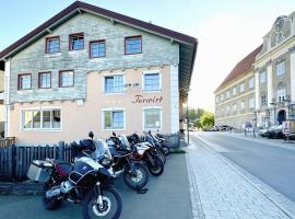 Gasthof Torwirt，位于圣兰布雷希特的酒店