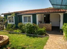 Aria garden house