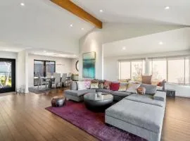 Luxury 3BR Hillside Retreat wAC Panoramic View