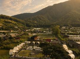 Glamour camping bedugul，位于贝都古的酒店