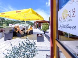 Vital Hotel Krainz mit Nebenhaus Familien Hotel，位于菲尔斯滕费尔德附近洛伊佩尔斯多夫的酒店
