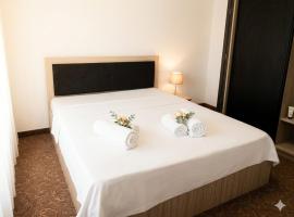 Villa Italia Boutique Hotel，位于北马马亚-讷沃达里米哈尤丘纠尼洽奴国际机场附近的酒店