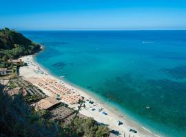 Stromboli Beach Tropea，位于圣多米尼卡的酒店