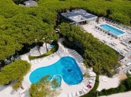 Park Hotel Pineta & Dependance Suite，位于伊拉克里亚马勒的酒店