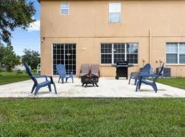 4BR Oasis Fast WiFi Workspace Near River