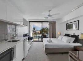 Oaks Carlyle - Modern Studio Near Mackay CBD