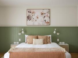 Plumes by CH Boutique & Apartments, an Ascend Collection Hotel，位于塔姆沃思的酒店
