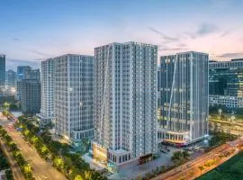武汉光谷科技会展中心高科园亚朵酒店