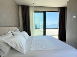 ReiVal Hotel Marina Vlore,位于伏罗拉的酒店