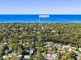 Salt n Sand Beach house - 10min walk to Ocean - Idyllic coastal village