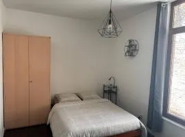 Chambre située au cœur de Mons avec SDB privée