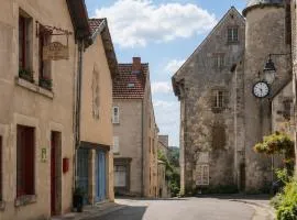 Maison médiévale en Berry avec cour privative et tout inclus - FR-1-591-643