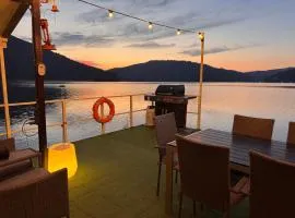 Casa pe lac Bicaz