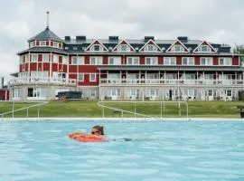 Grand Arctic Resort