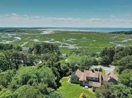 Sunroom Mins to Beaches Views of Marsh