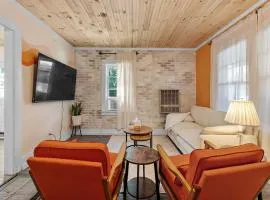 Stylish Boho 2BR New Furnishing Quite Area