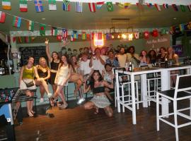 Zostel Phuket, Patong Beach Hostel，位于芭东海滩的酒店