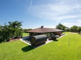 Large, Completely Renovated Activity House With Wilderness Bath And Outdoor Sauna