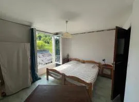 Appartement indépendant dans maison en pierre