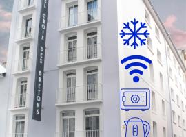 Hôtel Croix des Bretons - Lourdes Pyrénées，位于卢尔德的酒店