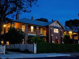 Old Parkes Convent