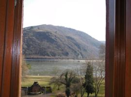 吊塔酒店，位于巴哈拉赫的酒店