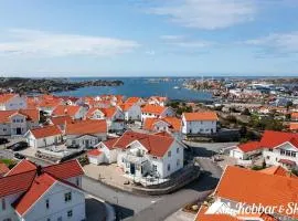 Large modern house by the sea in Ronnang SE09177