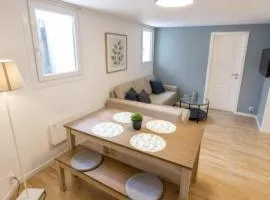 Quiet Apartment with Private Garden, 7 Min Walk to Bryggen