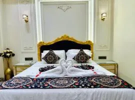 Hotel The Raghavas'