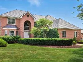 AEQ Luxury House 1