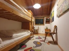 Sleep & Go - Zweibettzimmer mit Gemeinschaftsbad