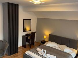 Hotel boutique Garden Resort by Brancoveanu，位于莫伊西德约斯的酒店