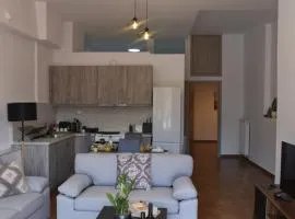 Fully Renovated Apartment -700m from Mill of Elves-Free Parking & Fast WiFi