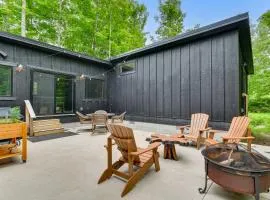 Explore Lakes & Beaches! Creekside Glen Arbor Home
